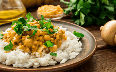 Curry vegano de legumbres con leche de coco