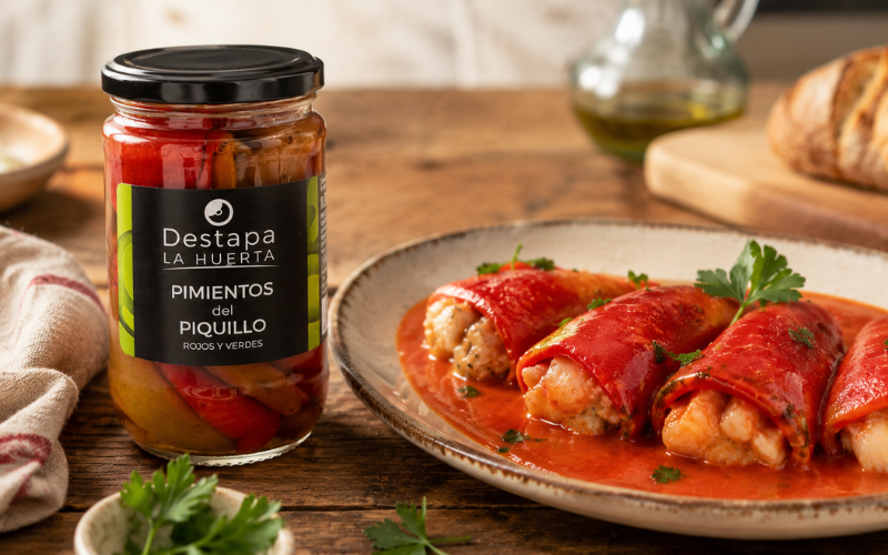 Pimientos del piquillo rellenos de bacalao y gambas